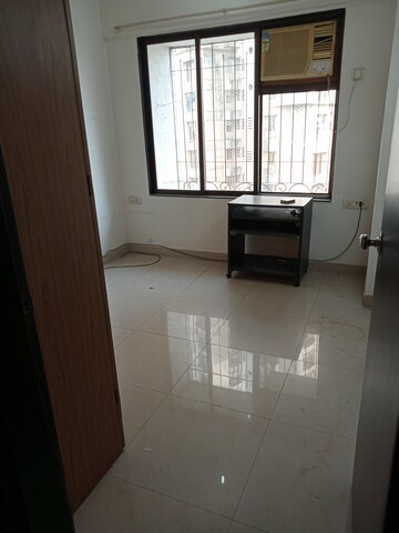 Room in 2 BHK Apartment at Lake Home, Powai – for Rent