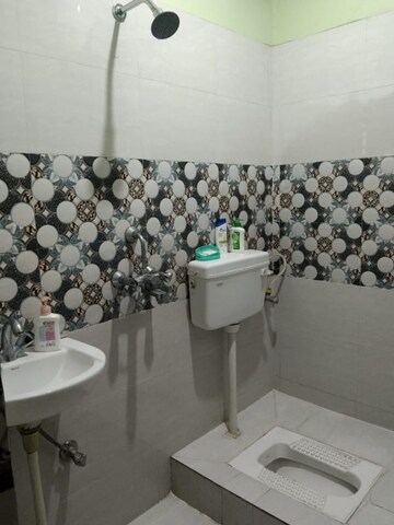 Team Area in 2 BHK Apartment at Jaypee Greens Kosmos, Sector 134 – for Rent
