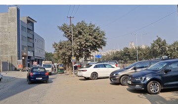 Parking in  Showroom at Sector 49 – for Rent