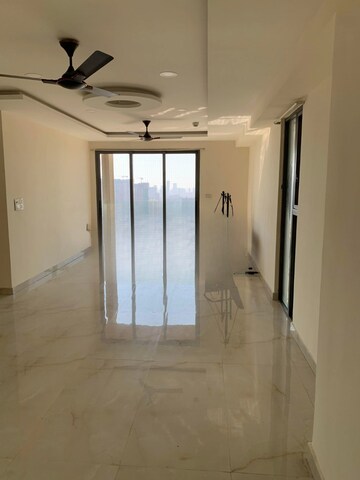 Room in 3 BHK Apartment at Wadala – for Rent