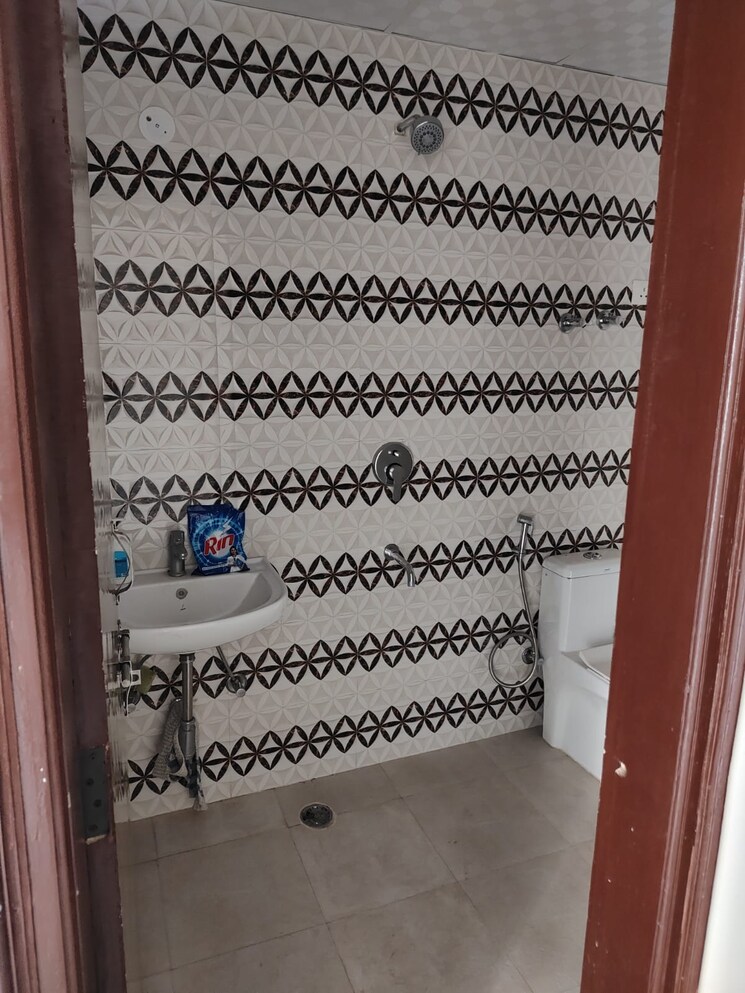 Bathroom, ansal-api-versalia-2 3 Bedroom 1500 Sq.Ft. Builder Floor In Sector 67a Gurgaon 8260703