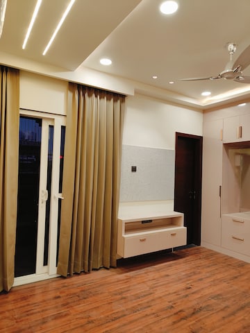 Building Lobby in 3 BHK Builder Floor at South City 1 – for Rent