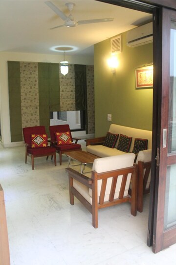 Living Room in 3 BHK Builder Floor at South City 1 – for Rent
