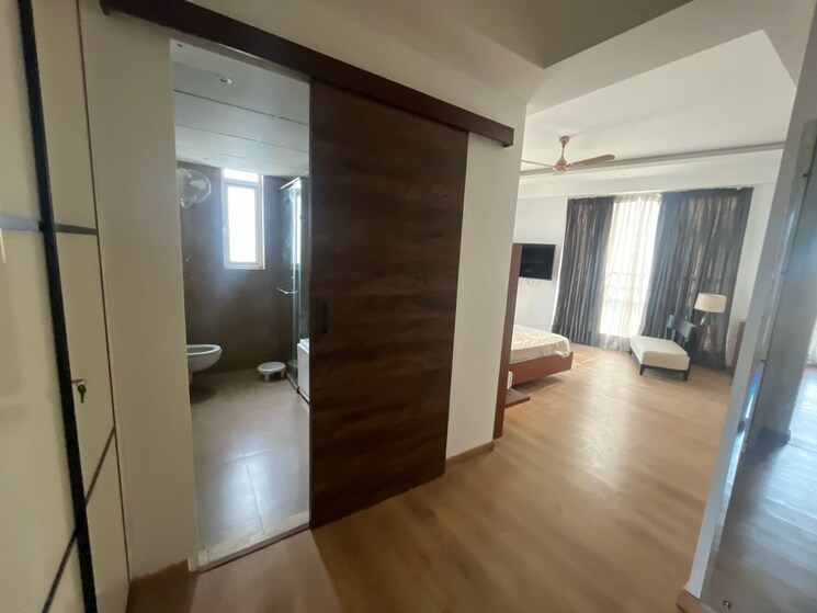 Room, pioneer-park-presidia 5 Bedroom 4450 Sq.Ft. Apartment In Sector 62 Gurgaon 8260819