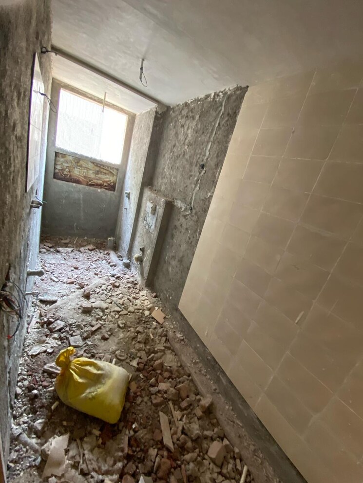 Balcony, green park 3 Bedroom 200 Sq.Yd. Apartment In Green Park Delhi 8260878