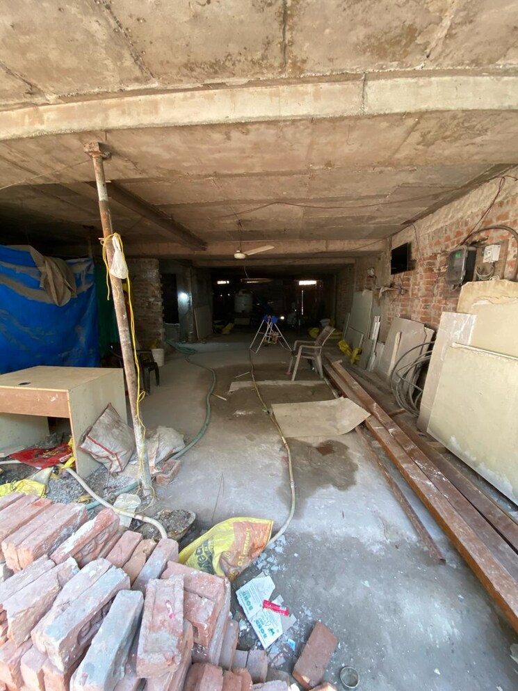 Exterior View, green park 3 Bedroom 200 Sq.Yd. Apartment In Green Park Delhi 8260878