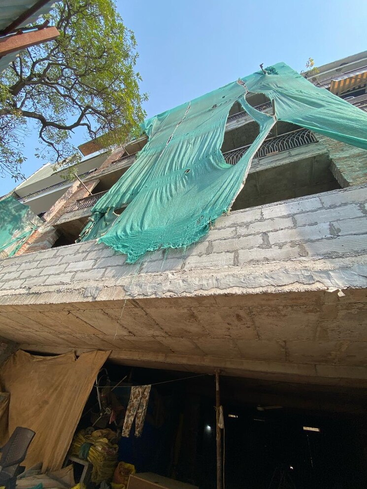 Exterior View, green park 3 Bedroom 200 Sq.Yd. Apartment In Green Park Delhi 8260878