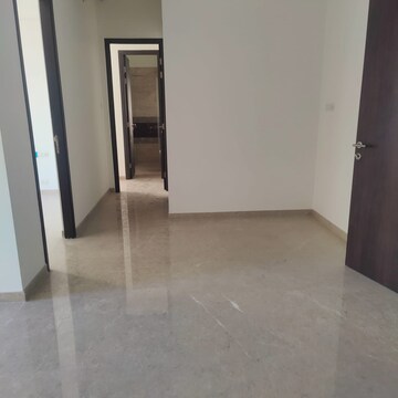 Room in 3 BHK Apartment at Kalpataru Radiance, Goregaon West – for Sale