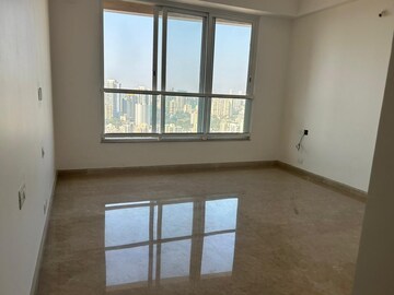 Room in 3 BHK Apartment at Kalpataru Radiance, Goregaon West – for Sale