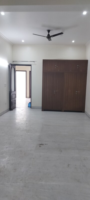 Room in 6+ BHK Independent House at RWA Apartments Sector 41, Sector 41 – for Sale