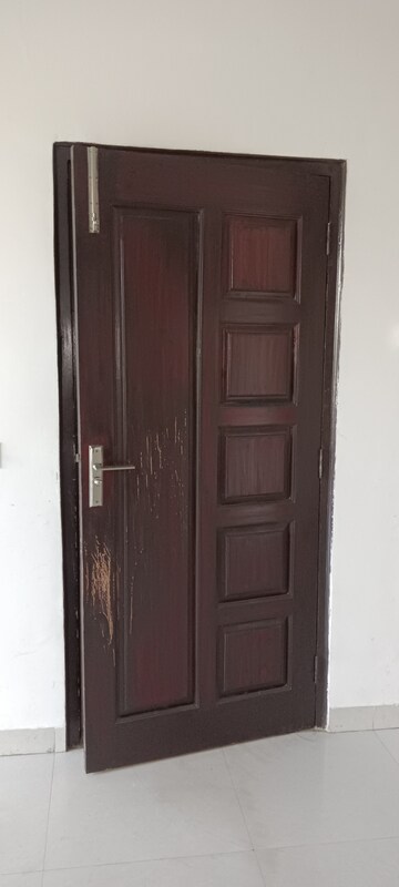 Room in 4 BHK Apartment at Sector 4, Dwarka – for Sale