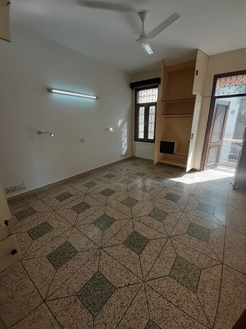 Room in 4 BHK Apartment at Hsr Layout – for Sale