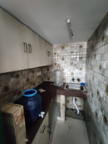 Kitchen in 1 RK Apartment at Varun Enclave, Sector 28 – for Rent