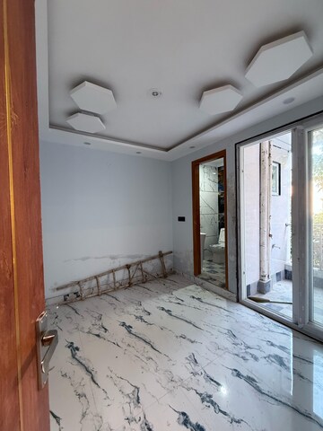 Room in 3 BHK Apartment at Sector 19, Dwarka – for Sale