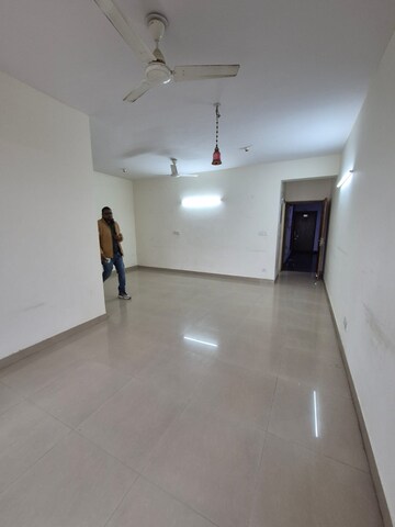 Room in 3 BHK Apartment at Dhoot Time Residency, Sector 63 – for Rent