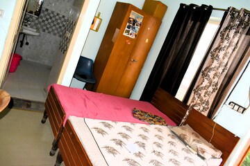Room in  Pg at Arun Vihar Sector 37, Sector 37 – for Rent