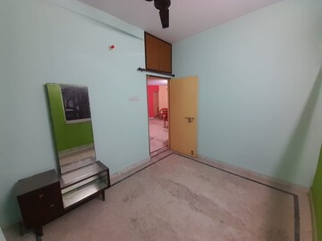 Room in 3 BHK Builder Floor at Behala Chowrasta – for Sale