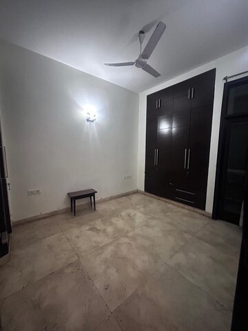 Room in 2 BHK Builder Floor at Safdarjang Enclave – for Rent