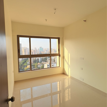 Furnished Amenities in 2 BHK Apartment at Kalpataru Paramount D, Majiwada – for Rent