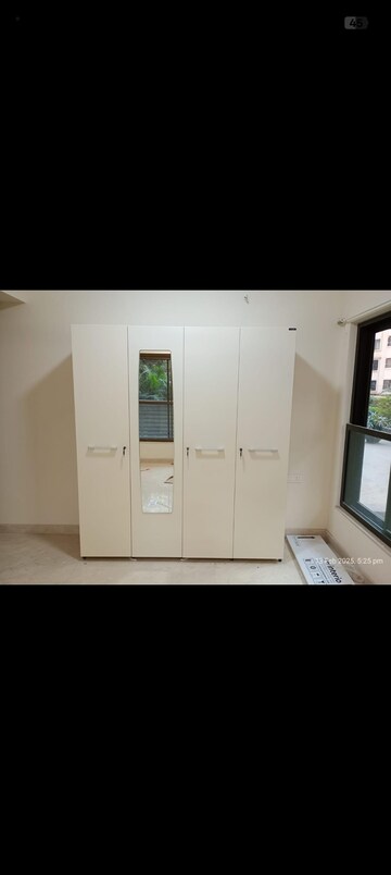 Room in 2 BHK Apartment at K Raheja Ascencio, Chandivali – for Rent