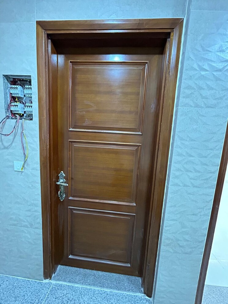 undefined, sector 23 dwarka 3 Bedroom 125 Sq.Yd. Apartment In Sector 23 Dwarka Delhi 8262329