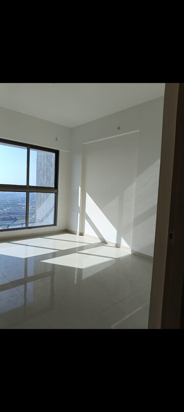 Room in 2 BHK Apartment at Rajesh Raj Infinia, Malad West – for Rent