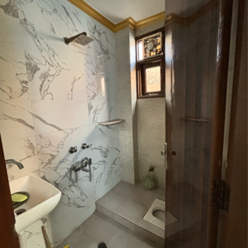 Attached Bathroom in 2 BHK Builder Floor at Malviya Nagar – for Rent