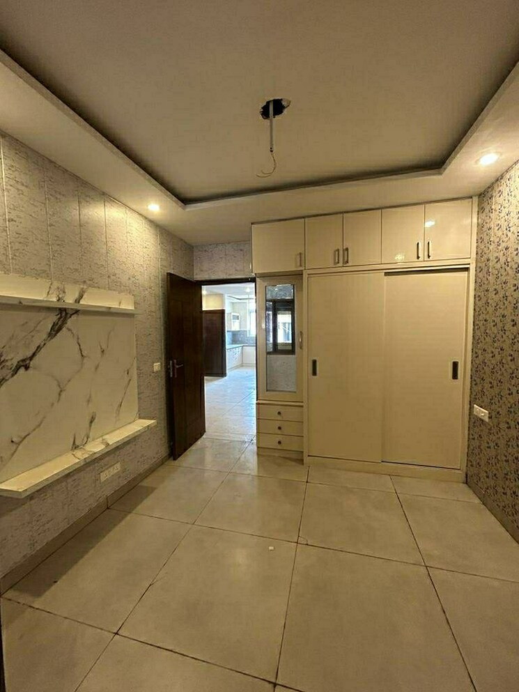 Room, patiala road 3.5 Bedroom 1300 Sq.Ft. Apartment In Patiala Road Zirakpur 8262402