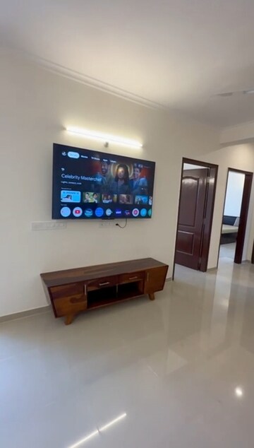 Furnished Amenities in 3.5 BHK Apartment at Gomti Nagar – for Rent