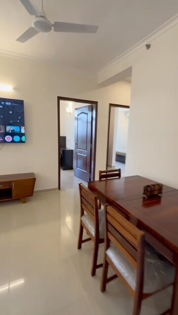 Furnished Amenities in 3.5 BHK Apartment at Gomti Nagar – for Rent