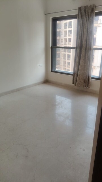 Room in 2 BHK Apartment at K Raheja Ascencio, Chandivali – for Rent