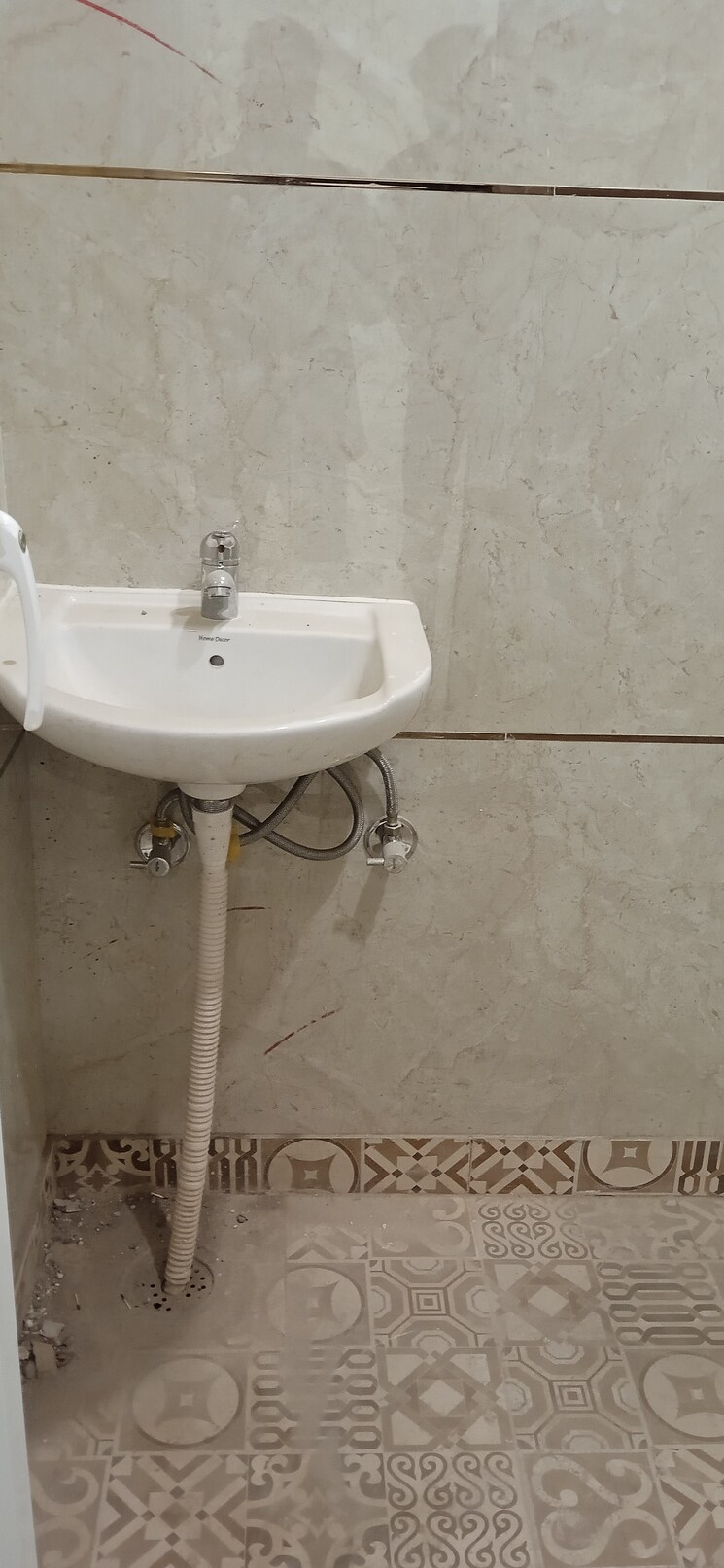 Bathroom, mahavir enclave 1 3 Bedroom 1000 Sq.Ft. Apartment In Mahavir Enclave 1 Delhi 8262478