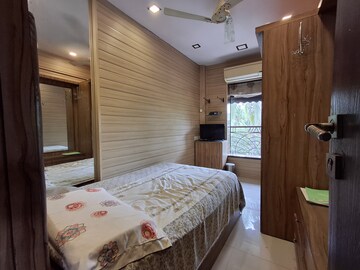 Bedroom in 2 BHK Apartment at Shantivan CHS Andheri, Andheri West – for Rent