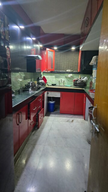 Kitchen in 2 BHK Villa at Gomti Nagar – for Rent