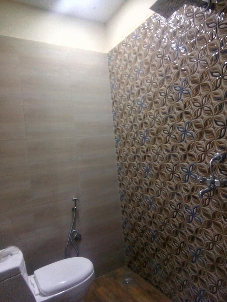 Bathroom, raj nagar 3 Bedroom 200 Sq.Yd. Builder Floor In Raj Nagar Ghaziabad 8262514