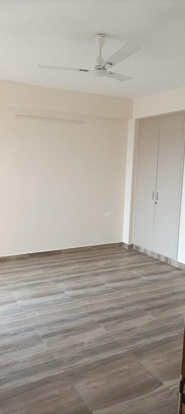 Room in 3 BHK Apartment at AWHO 6A, Vrindavan Yojna – for Rent