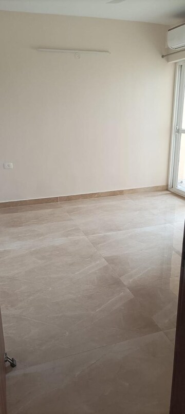 Room in 3 BHK Apartment at AWHO 6A, Vrindavan Yojna – for Rent