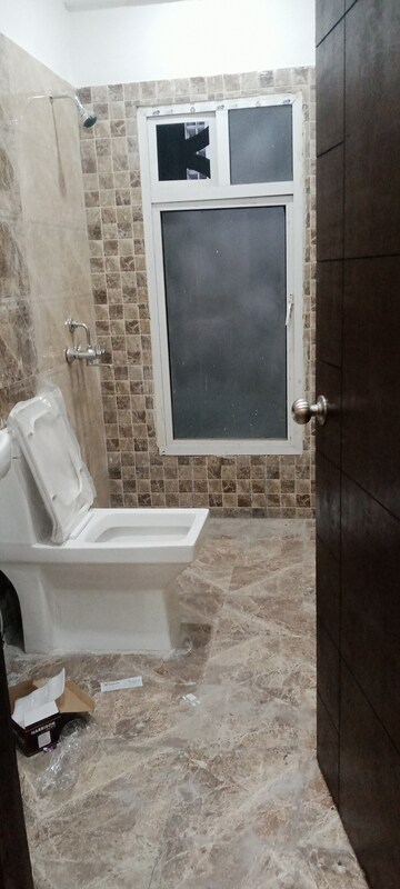 Bathroom in 1.5 BHK Apartment at Prateek Grand Carnesia, Siddharth Vihar – for Rent