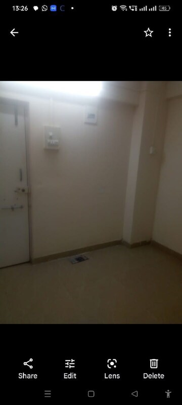 Room in 1 BHK Apartment at Shree Ram CHS Prabhadevi, Prabhadevi – for Rent