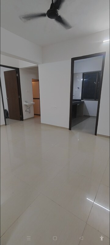 Room in 1 BHK Apartment at Shree Ram CHS Prabhadevi, Prabhadevi – for Rent