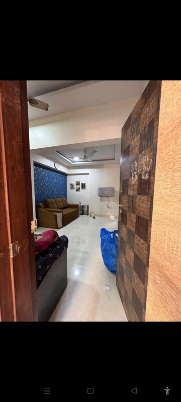 Furnished Amenities in 2 BHK Apartment at Lodha Vista, Lower Parel – for Rent