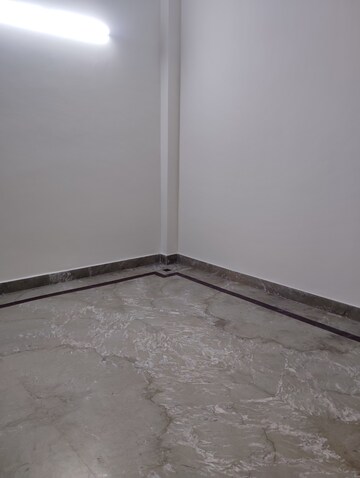 Room in 2 BHK Independent House at Sector 48 – for Rent