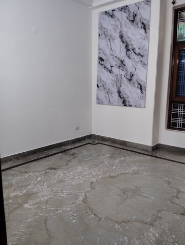 Room in 2 BHK Independent House at Sector 48 – for Rent