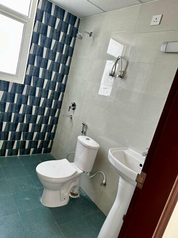 Bathroom in 3.5 BHK Apartment at Gomti Nagar – for Rent