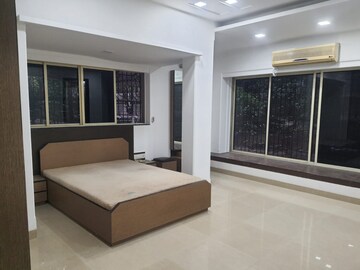 Room in 2 BHK Apartment at Khar West – for Rent