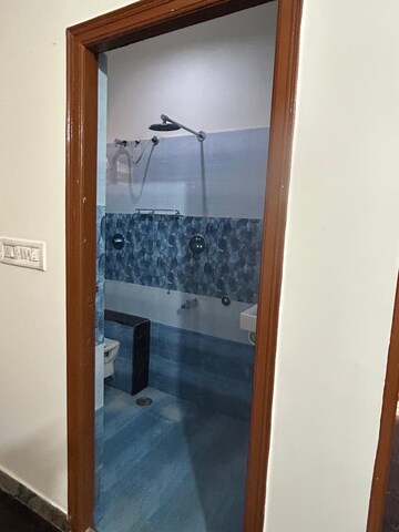 Furnished Amenities in 2 BHK Builder Floor at Ramamurthy Nagar – for Rent