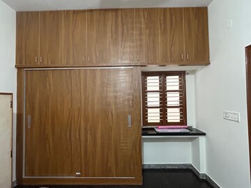 Furnished Amenities in 2 BHK Builder Floor at Ramamurthy Nagar – for Rent