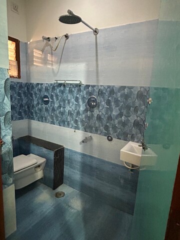 Kitchen in 2 BHK Builder Floor at Ramamurthy Nagar – for Rent