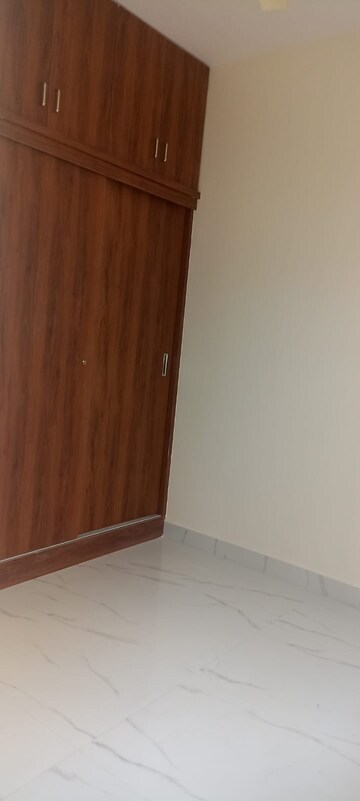 Room in 2 BHK Builder Floor at Yashas Nilaya, Hsr Layout Sector 2 – for Rent