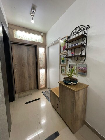 Furnished Amenities in 2 BHK Apartment at Andheri West – for Rent